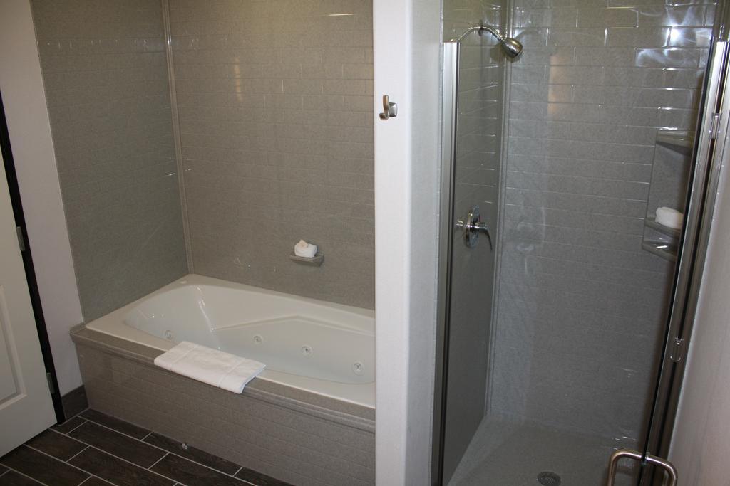 The Heritage Inn & Suites, Ascend Hotel Collection Garden City Eksteriør billede